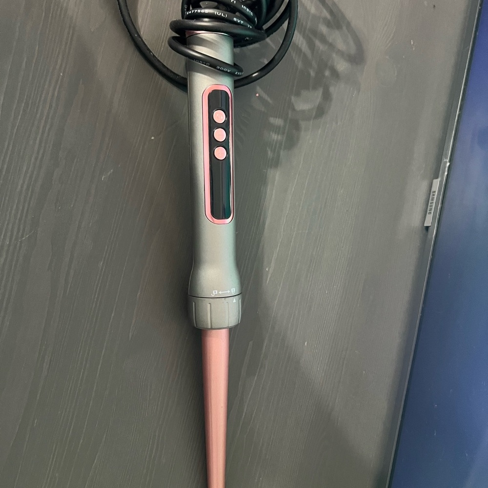Pink and Gray Curling Wand
